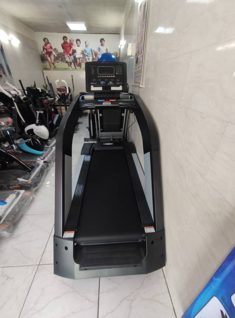 FW8000 carpet free weight club treadmill